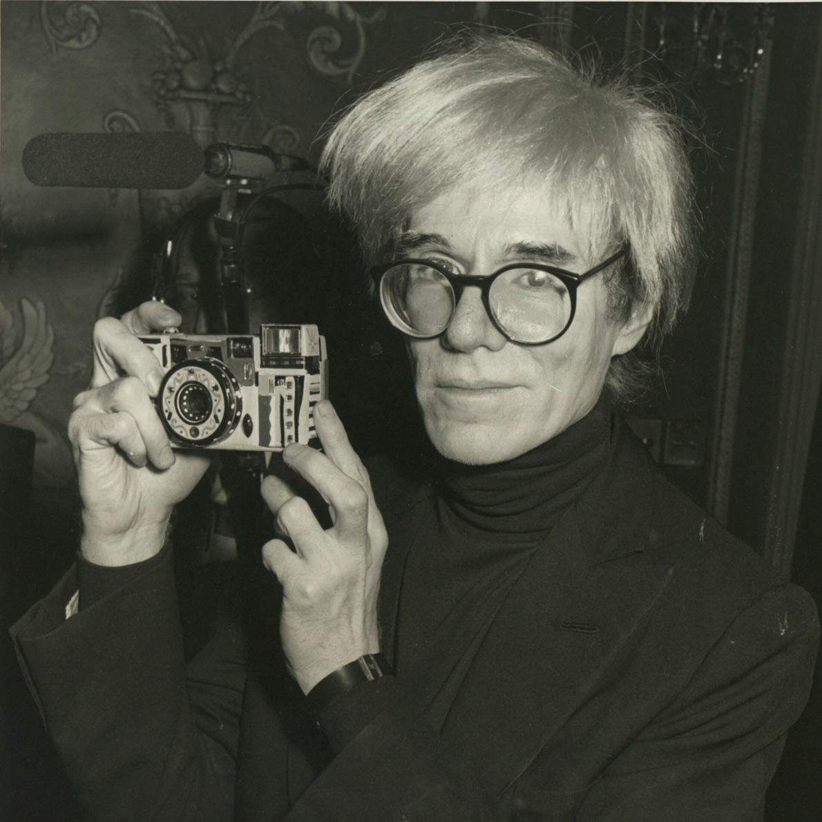 Las memorias fotográficas de Andy Warhol: «Nadie miente más que los famosos»